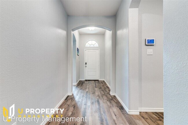 Foto del edificio - 4 br, 2 bath House - 633 Jamestown Ln