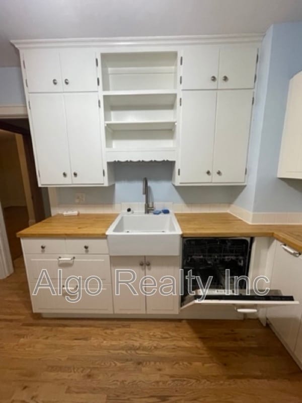 Building Photo - 1475 Albert St N