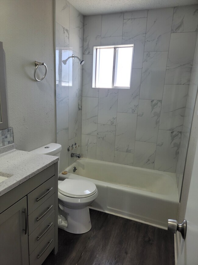 Foto del edificio - 3423 NE 69th St