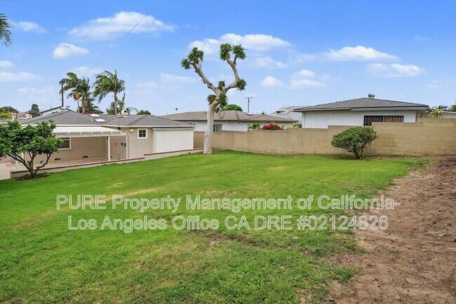 Building Photo - 4619 W 133rd St