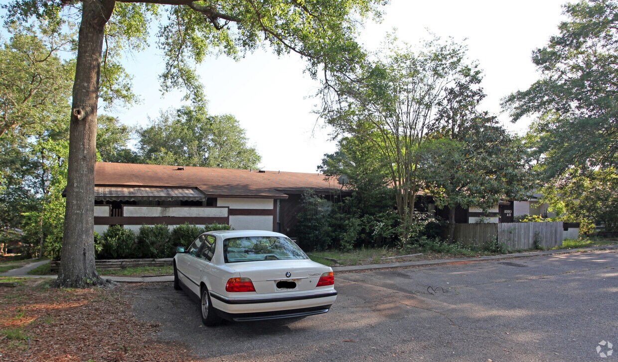 Foto del edificio - 8380 Country Walk Dr
