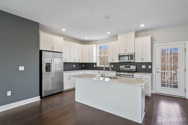 Building Photo - 1901 Swales Ct