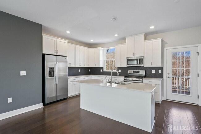 Foto del edificio - 1901 Swales Ct