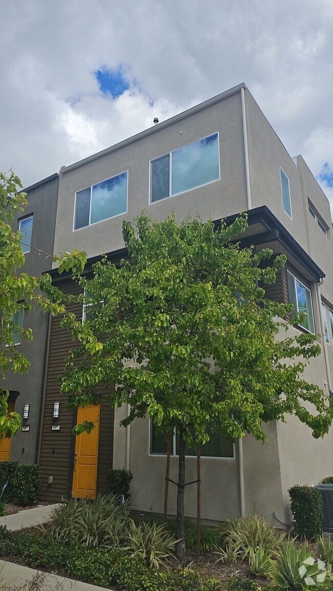 Building Photo - 8405 N Fusion Way