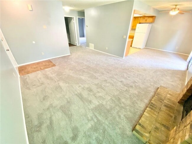 Building Photo - COZY 2-BED, 2-BATH CONDO IN CASA MESA VILLAS