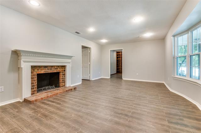 Building Photo - 2711 Lincoln Dr