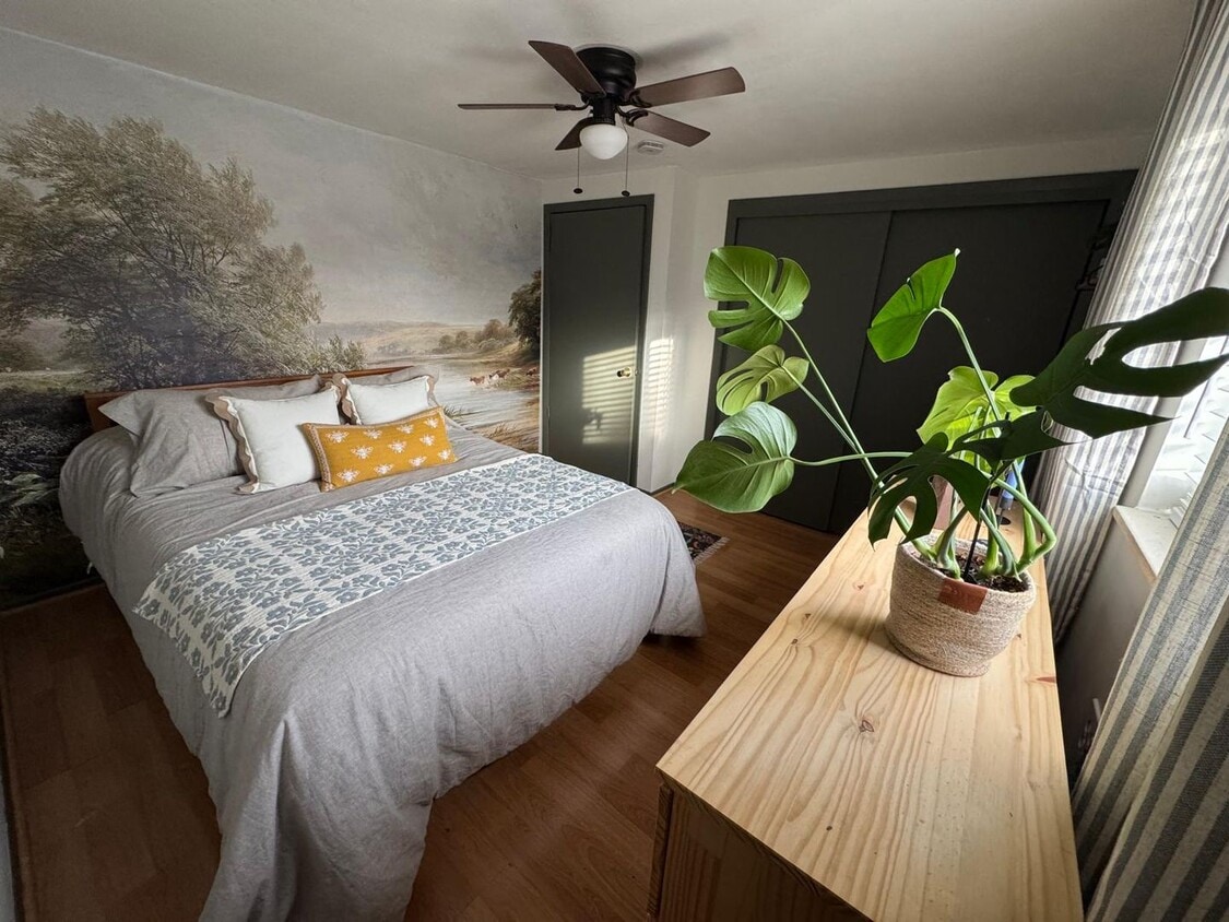 Spacious + Private 2BR/1BA in the Beautiful Golden, CO! Secluded AND Conveniently Located - Spacious + Private 2BR/1BA in the Beautiful Golden, CO! Secluded AND Conveniently Located