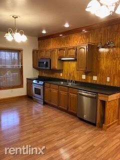 Foto principal - 131 E Main St