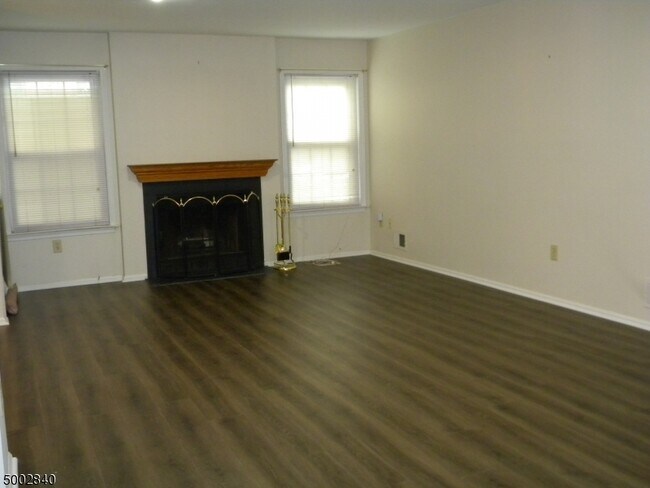 Building Photo - 9 Balsam Ct