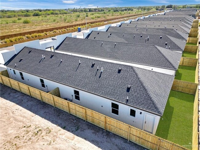 Building Photo - 27 Hilltop S Ave