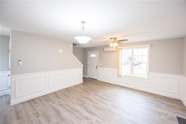 Building Photo - 2 Mainella St