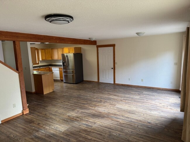 Foto del edificio - 697 Waverly Pl