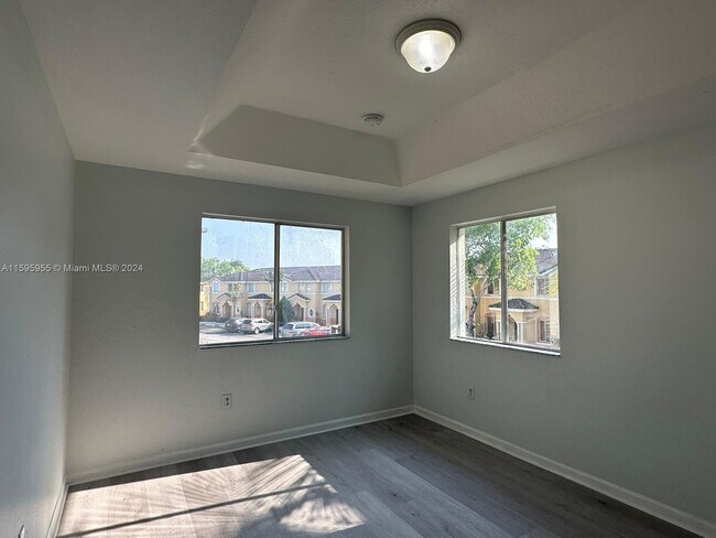 Foto del edificio - 1514 SE 27th St