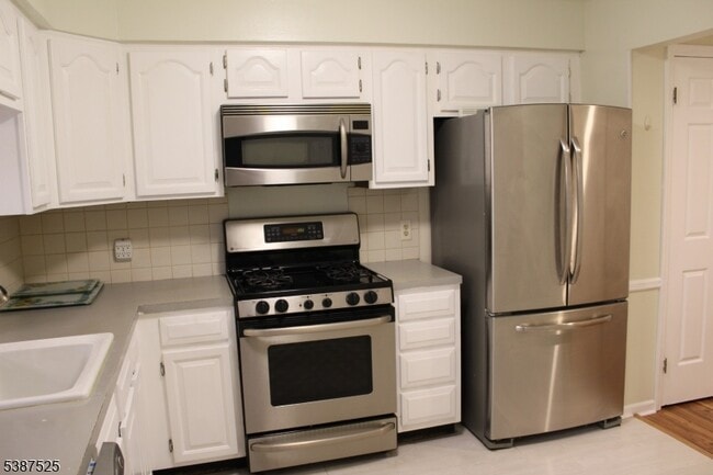 Building Photo - 75 Quartz Ln