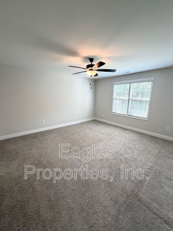 Foto del edificio - 386 Jackson Pond Dr