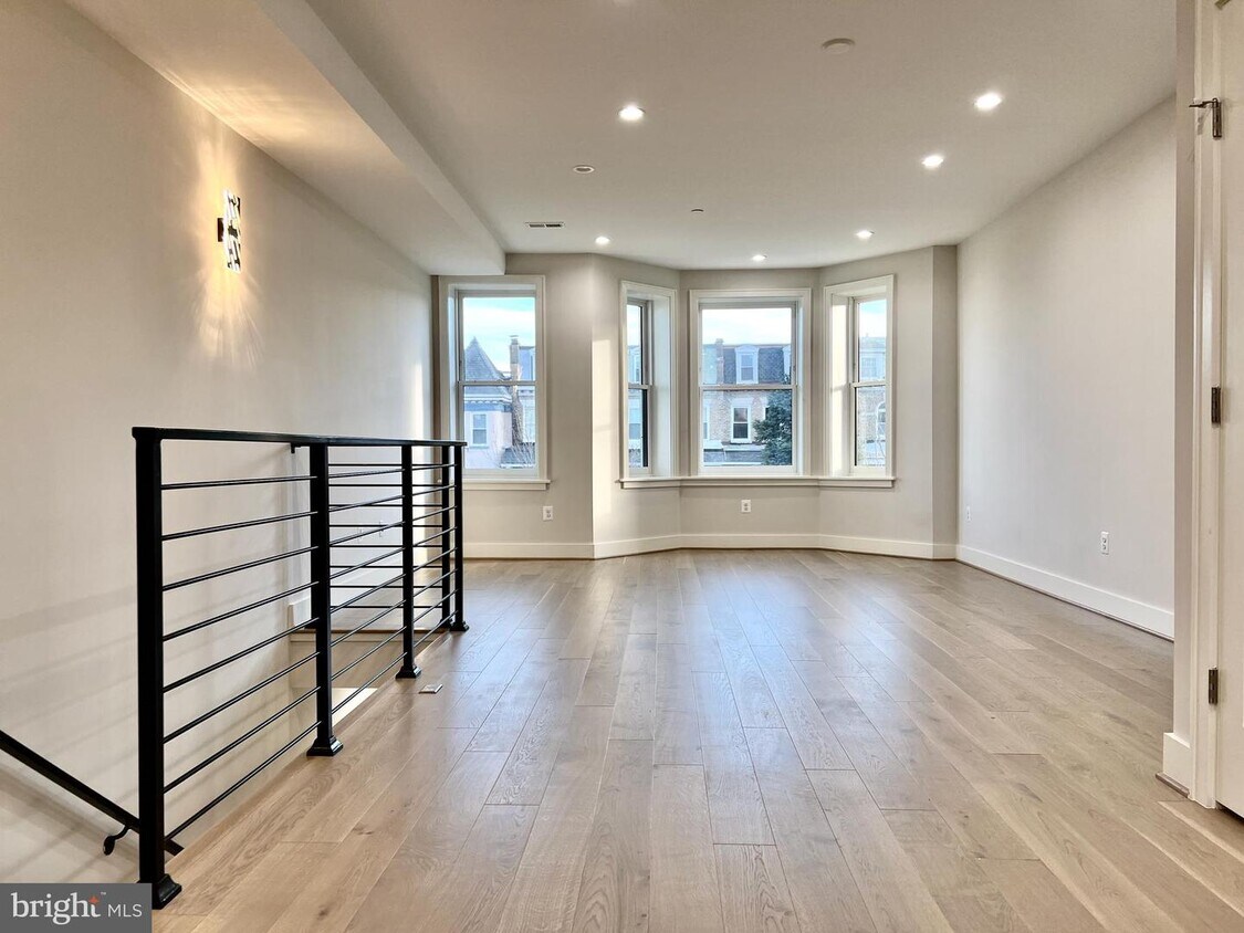 Foto principal - 1125 Fairmont St NW
