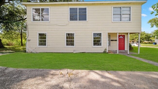 Building Photo - 13 13th St N