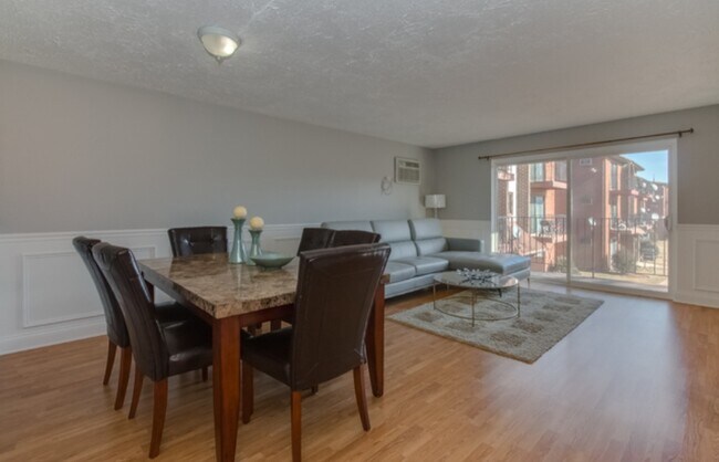 Foto del edificio - 1061 Ferrari Dr