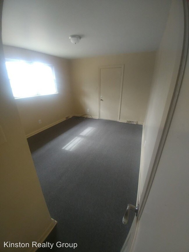 Building Photo - 3 br, 1 bath House - 505 E. Highland Ave