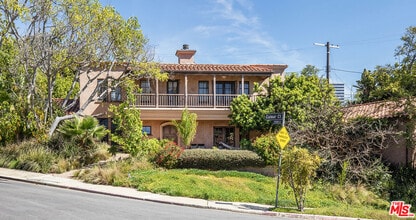 Building Photo - 10365 Holman Ave