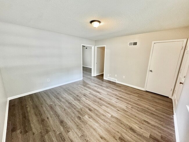 Building Photo - 3757 Ridgemont Ave