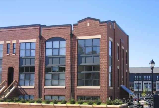 Primary Photo - 559 New Bern Station Ct