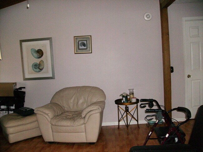 Building Photo - 2704 Ida Way