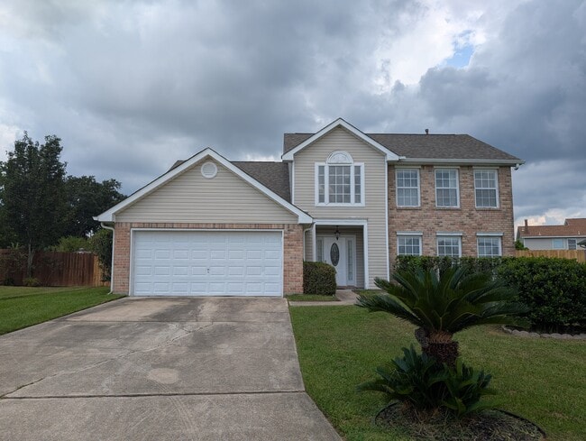 Building Photo - 2011 Dylan Dr