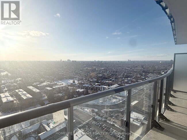 Photo du bâtiment - 15 Ellerslie Ave