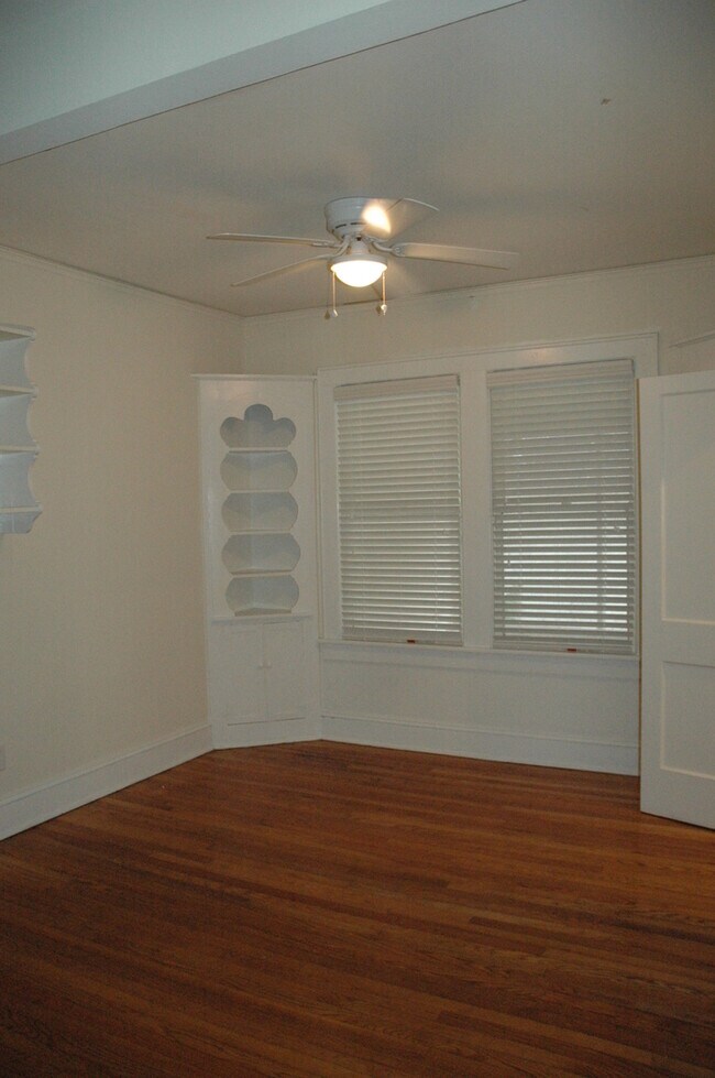 Foto del edificio - Perfect 4 Bedroom, 2 Bathroom House -- Walk to UF!