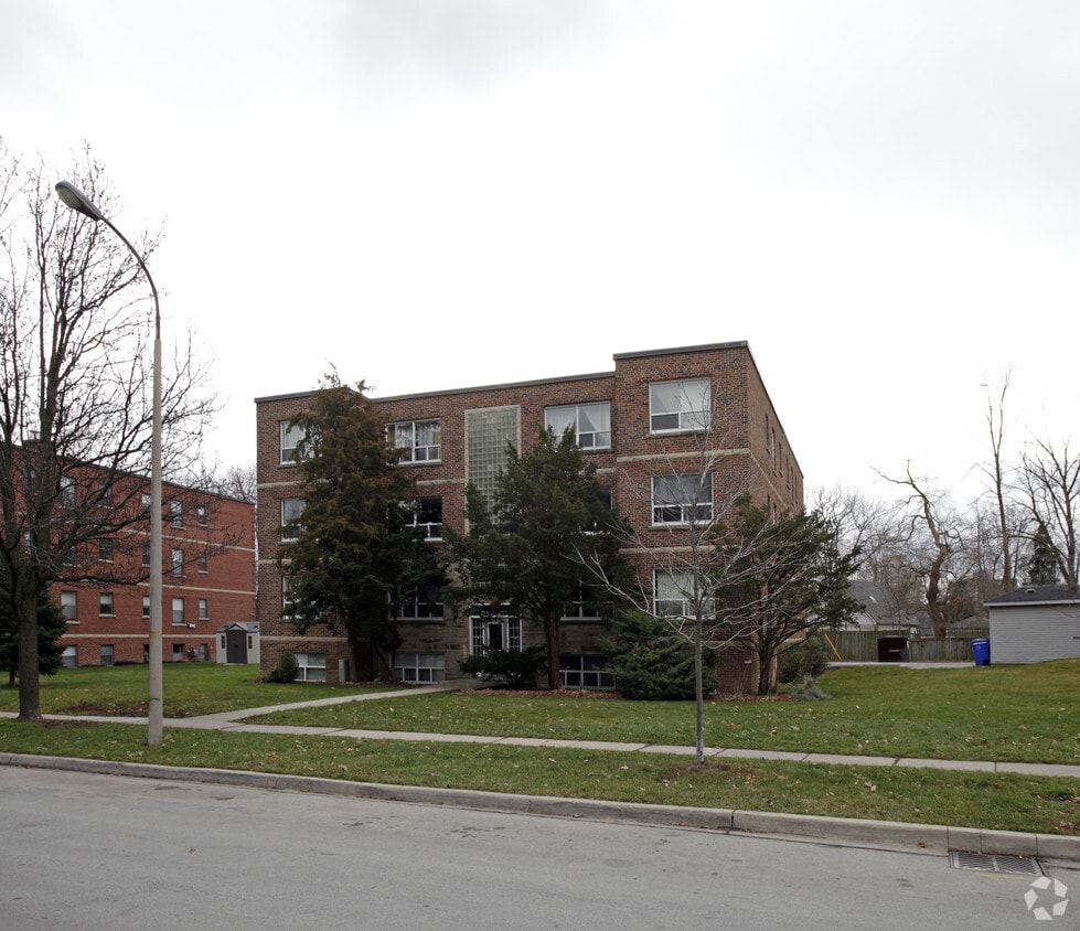 Building Photo - Oakridge Apartments