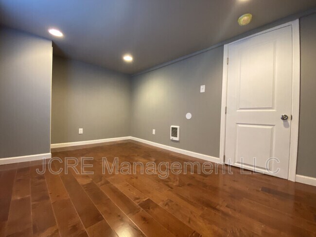 Foto del edificio - 4932 W Thompson St