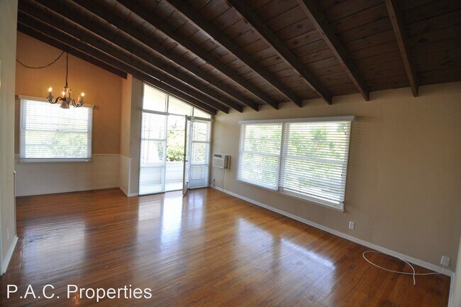 Building Photo - 1 br, 1 bath Apartment - 14830 Dickens Str...