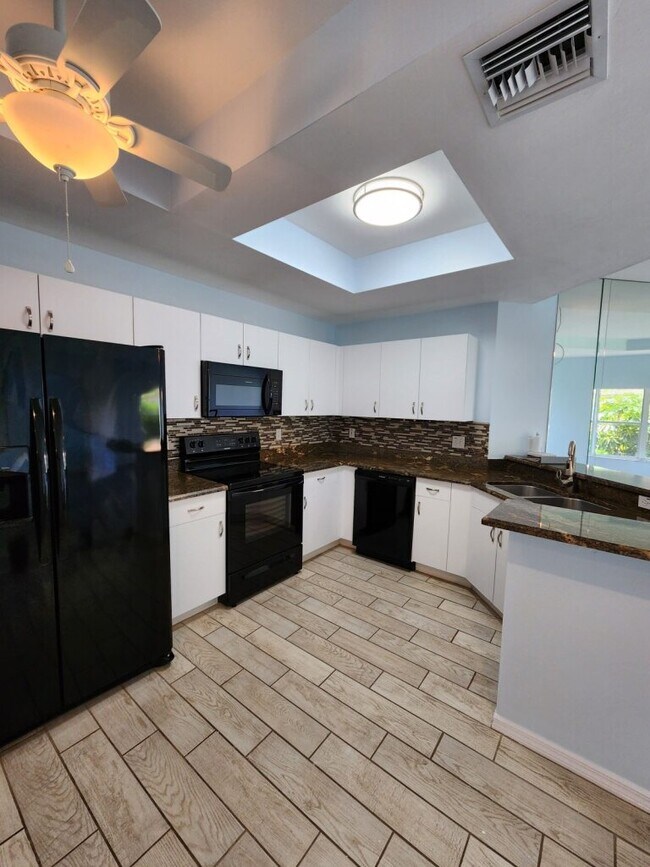 Building Photo - 11408 Quail Village Way