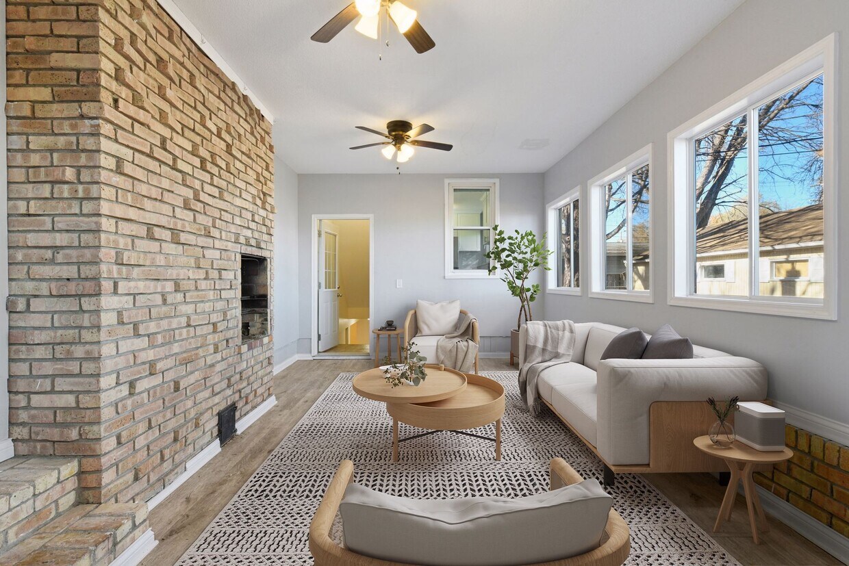 Foto principal - 5183 Independence St