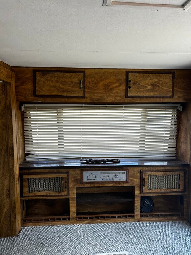 Building Photo - 1120 N Justice Dr