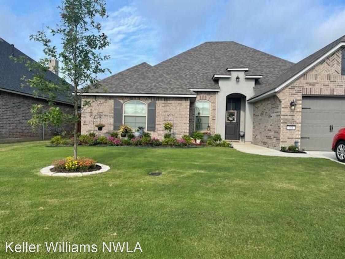 Primary Photo - 4 br, 2 bath House - 308 Nandina Dr