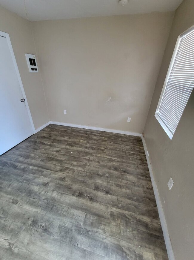 Foto del edificio - 713 17th St W