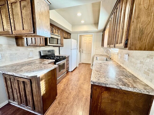 Building Photo - 8841 E 93rd St