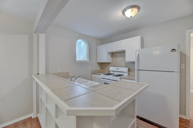 Building Photo - 2712 Whitis Ave