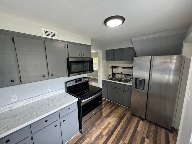 Foto del edificio - 1284 Ingleside Ave