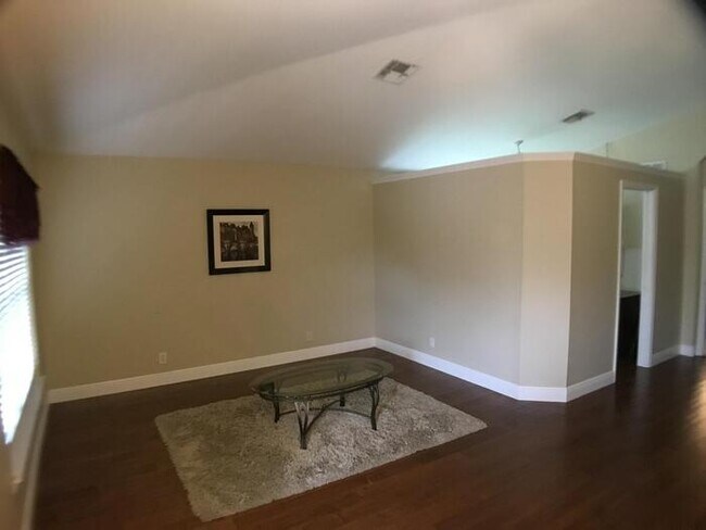 Foto del edificio - 17773 Oakmont Ridge Cir