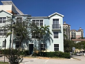 Building Photo - 603 N St