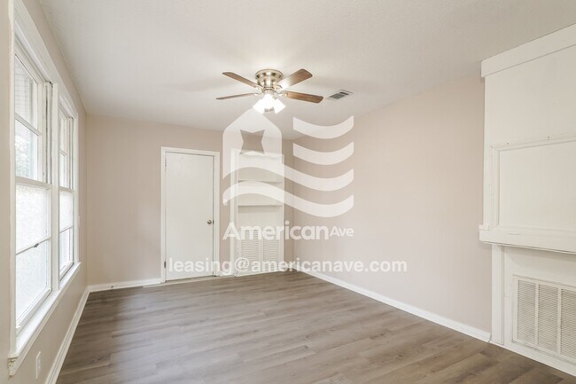 Foto del edificio - 3028 Acorn Rd