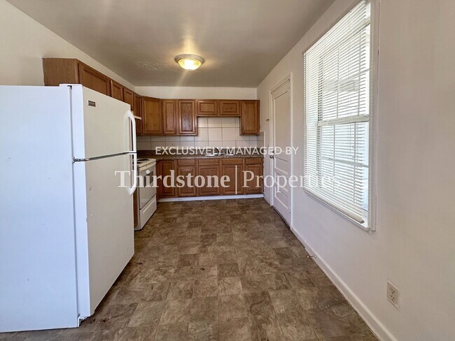 Building Photo - 5638 Vernon Rd