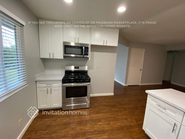 Building Photo - 616 Frieda Dr