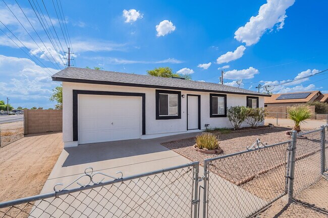 Building Photo - 402 N 101st Pl