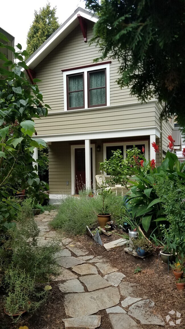 Tiltons Apartments for Rent with High Ceilings Portland, OR 1