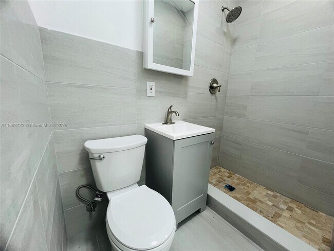 Foto del edificio - 13390 NE 6th Ave