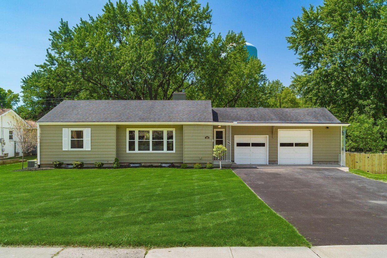 279 E Walnut St, Westerville, OH 43081 House Rental in Westerville